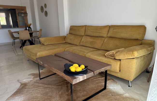 Apartment Sleeps 6 With Private Garden - Photo 10