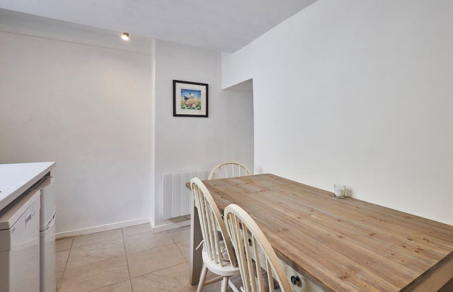 Host Stay Daisy s Cottage - Photo 2