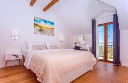 Villa Flora with a 53 sqm private pool with Cinema room with projector and 4 en-suite bedrooms - Foto 34