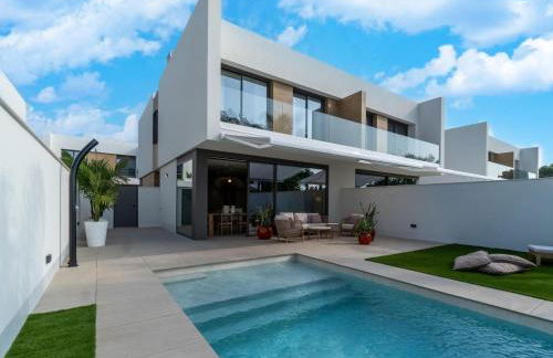 Sunny Villa by Platja Ardiaca - Photo 1