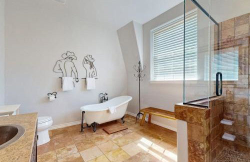 4-Bedroom Spacious Home with Guest House & Pool, Located on 9 Acres of Land - Foto 35