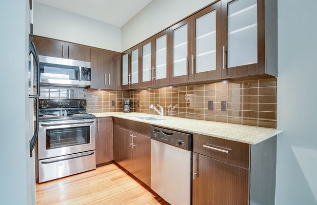 Bluebird Suites near AutoZone Park - Foto 21