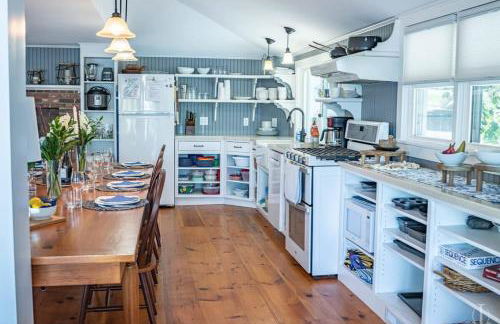 Beautiful Home 30 Feet from the Sand at Spofford Lake! - Foto 11