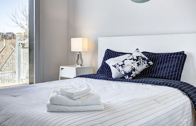 Destination Stays Little Burgundy DT MTL - Foto 24