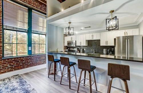 West End Loft - Downtown 5 min walk to River St - Foto 2