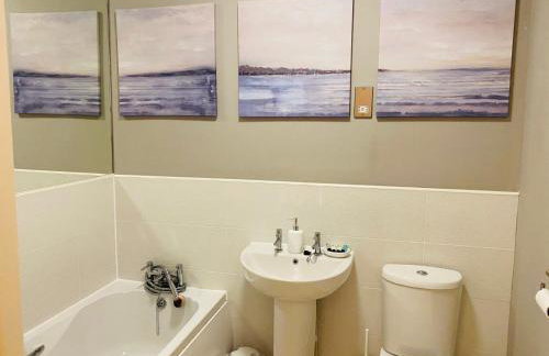 Stunning Sea Views, luxury apartment beaches & restaurants are a short walk away - Foto 8