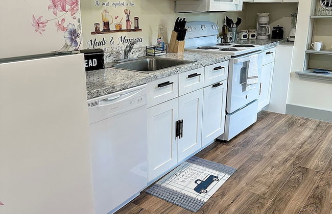 2BR Sunshine Town Condo - Photo 14