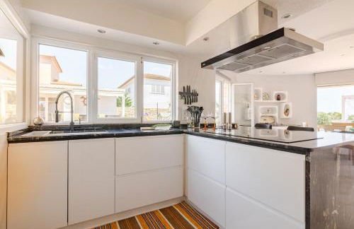 Large bright villa for 12 people and 3 dogs with supplement - Foto 11