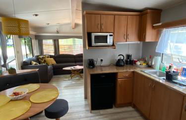 Unique Caravan with Outdoor Space - Foto 22
