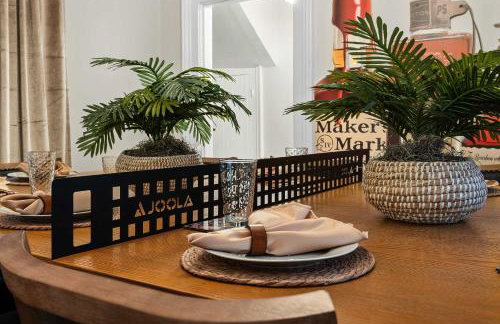 Bourbon-themed home w arcade & hot tub for groups - Foto 40