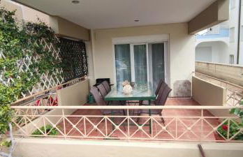 Lucy's next to sea apartment - Photo 25