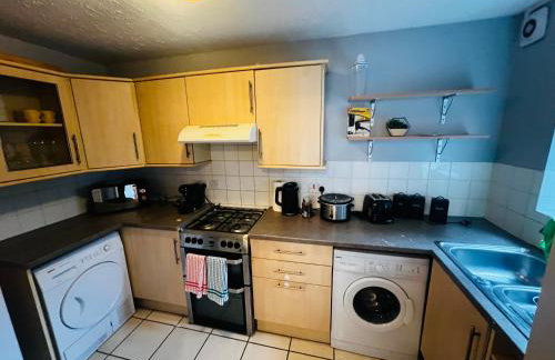 Chic 2BR escape near Luton Airport&Train Stn, Whipsnade zoo, Contractors - Foto 16