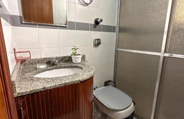 Apartamento com vista pro mar no Centro de Ubatuba - com estacionamento 2 quartos e cozinha completa - Foto 33