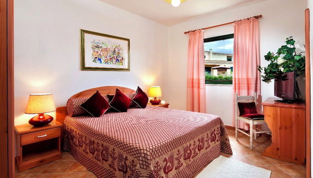 ISA - Residence with swimming-pool in Sos Alinos - Foto 2, Habitación