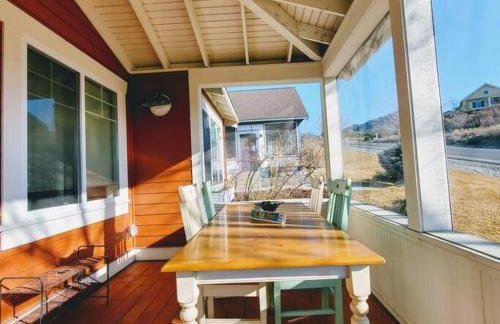 Oasis Cottage- Waterfront experience without the expensive fee! - Foto 8