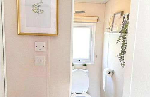 Harwich - Caravan - Sleeps 10 - Garden - Pool - Foto 20