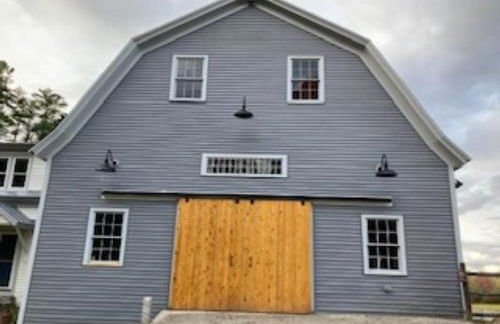 Whispering Waters Farmhouse and Wedding Barn - Foto 24