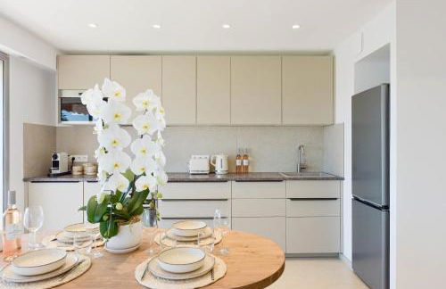 Luxury 1-Br apartment sea view parking - Foto 22