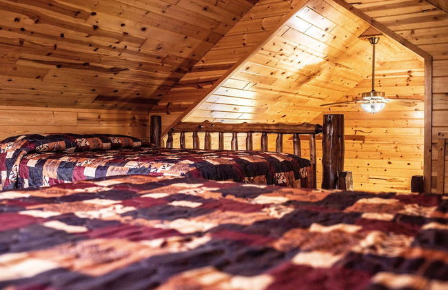 Edge-O-Dells Resort - 21 and Older - Photo 23