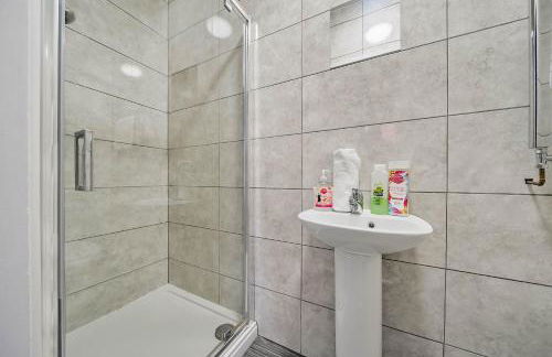 Stylish 3 Bed 3 en-suite home in a popular part of Liverpool - Close by to City Centre - Free Parking - Foto 13