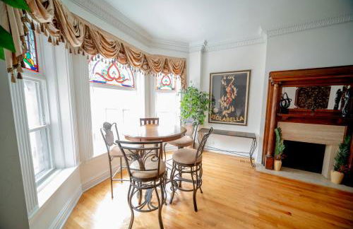 Club Salon Sleeps 10-20 Free Parking & TV - Foto 2