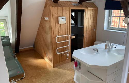 Liebevoll eingerichtetes Ferienhaus mit großem Garten - Foto 9