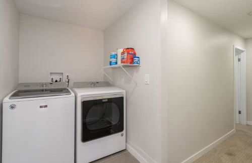 Fabulous New 4BR/3BA House in Mission Hills - Foto 32