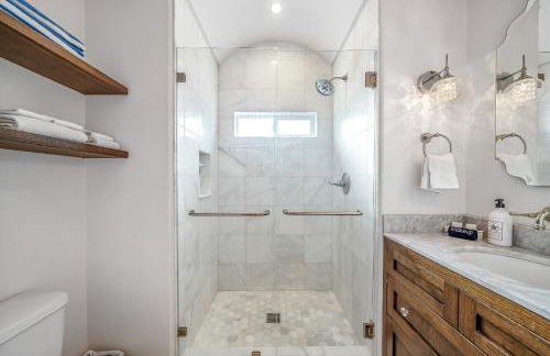 Charming 2 BDR Seaside Cottage - 5 Min to Beach - Foto 56