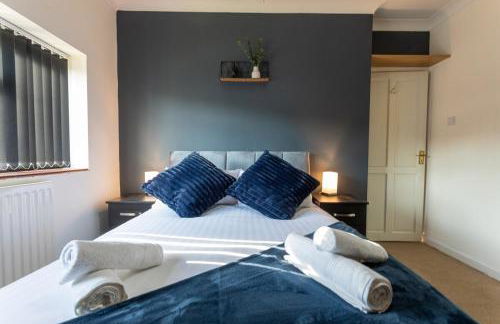 Newly Refurbed Home With Football Table Near M5 Junction 2 - Foto 25