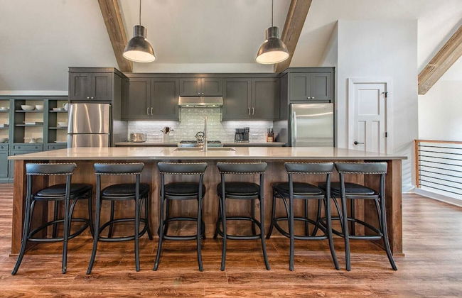 Azalea Retreat by Avantstay Sleeps 34 & Pool - Foto 4