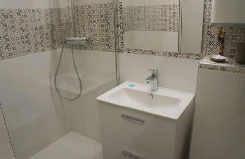 Studio climatisé et spacieux situé près des Parcs - Foto 14