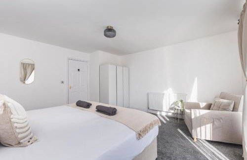 Arte Stays Serviced Houses Stratford - 3 Bedrooms 2 Bathrooms Houses London, Stratford, Maryland, Free Parking, Garden, Weekly or Monthly Stays - up to 8 guests - Foto 26