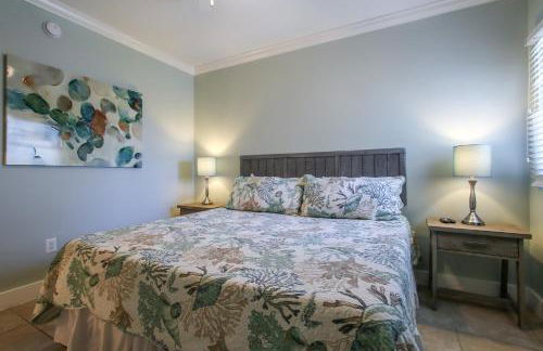 Gorgeous Overlooks The Courtyard in Classic Coastal Style Waterscape C400 - Foto 20