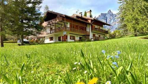 Exclusive Central Chalet, 5 min Sky Slopes, Garage - Foto 2
