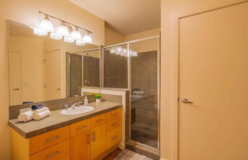 Elegant 28th Floor High Rise, Gym, Parking, Pool, Golf - Photo 38