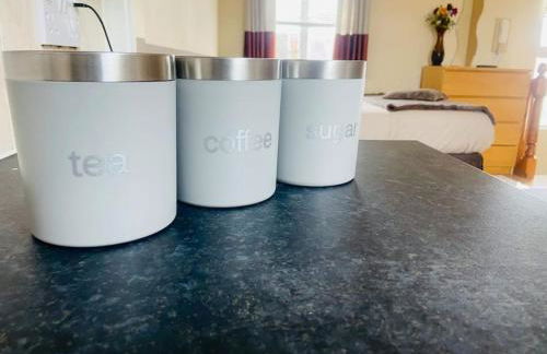 Quaint studio flat in Harrow - Photo 5