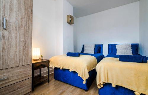 2 Bedroom House, 5 Single Beds, Fast WiFi - Photo 36