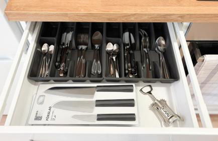 Ausgestattete Wohnungen für Monteur-Teams mit kostenlosem Parkplatz, WIFI, TV, Waschmaschine, Küche, Balkon, Restaurants und Supermarkt - Foto 29