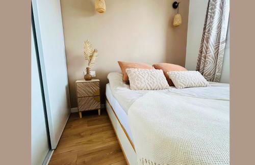 Studio EASY Check-in DISNEY 10 minutes Parking Wifi Welcome gift Starbucks coffee - Foto 9