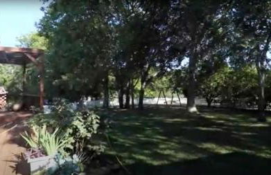 3-Bedroom Retreat with Private Yard - Photo 13