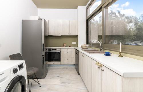 Nopi Exclusive Villa, A Sunlit Retreat by MindYourVilla - Foto 19