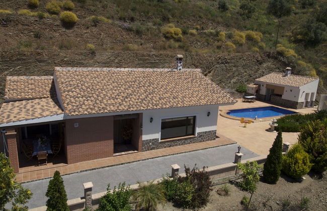 Independent Villa With Private Pool on an Estate in Sayalonga Costa del Sol - Photo 36