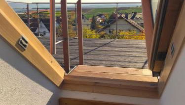 Lichtdurchflutetes Traum-Loft mit Panoramablick - Photo 2