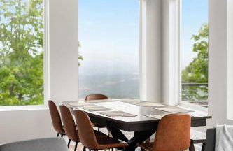 Modern Escape w Mountain Views Fire Pit & Swing - Foto 37