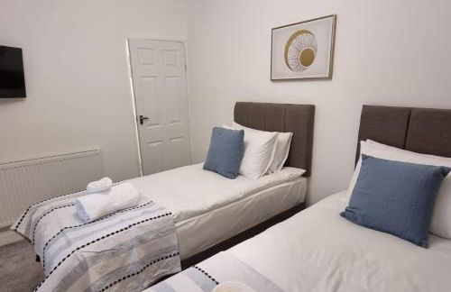 Contractor Base - Flexible Parking - Smart TVs in Rooms - Photo 4