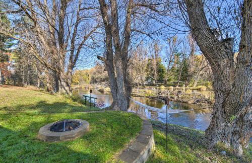 Riverfront Grayling Retreat with Fire Pit and Dock! - Foto 27
