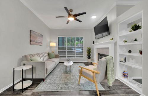 Serene 1BD Retreat - Pool, Gym & Free Parking! - Photo 1