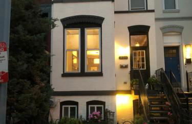 Stylish Renovated Flat, Central, Walk to DC Sights - Foto 1