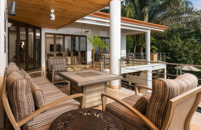 Stunning 7 BR Villa Manuel Antonio Sanctuary - Photo 18