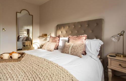 Chic, immaculate Warwick apartment sleeps 4,2 bathrooms, free private parking, easy walk to Warwick, canal-side pub on doorstep - perfect for family breaks, the races or work stays - Foto 10